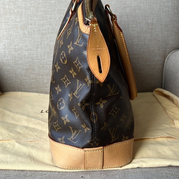 Authentic Louis Vuitton Lockit Monogram Horizontal - Picture 6 of 16